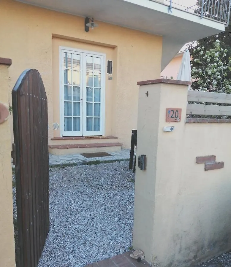 Bilocale Piano Terra Marina Di Cecina Apartamento